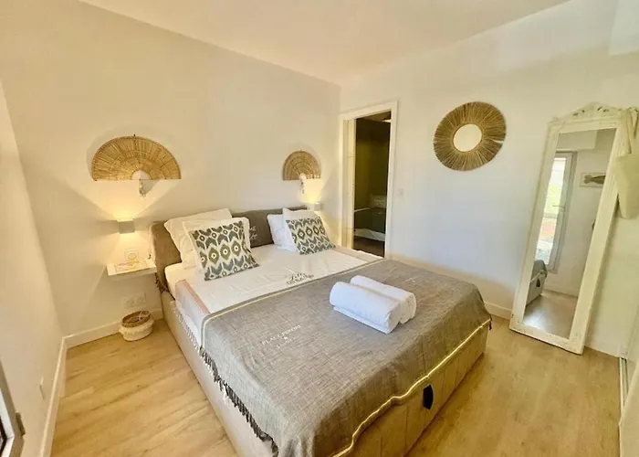 Private * Αρασόν